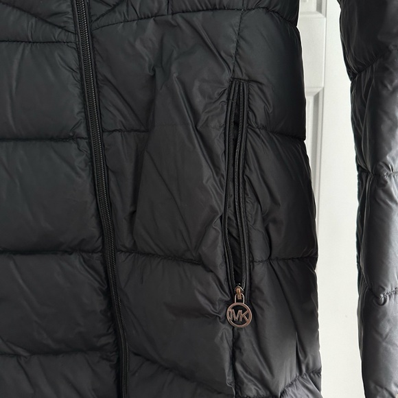 Micheal Kors long black puffer jacket - Picture 7 of 7